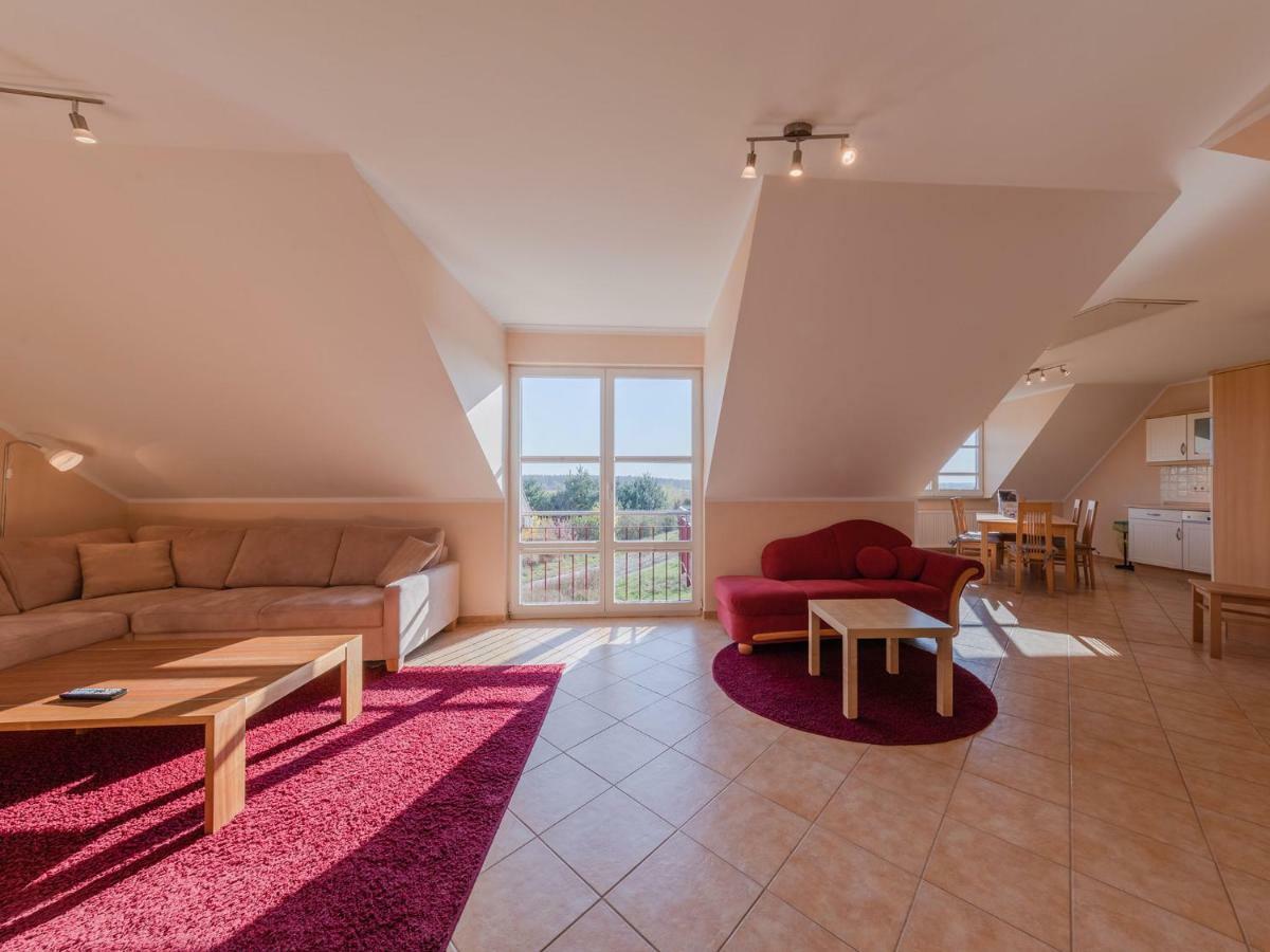 Ferienwohnungen "Am Storchennest" Göhren-Lebbin Szoba fotó
